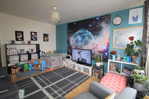 1 bedroom flat for sale, Galway House, Radnor Street, London