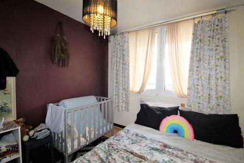 1 bedroom flat for sale, Galway House, Radnor Street, London
