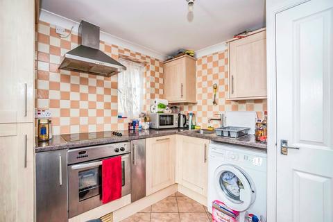 1 bedroom flat for sale, St. Chads Road, Tilbury