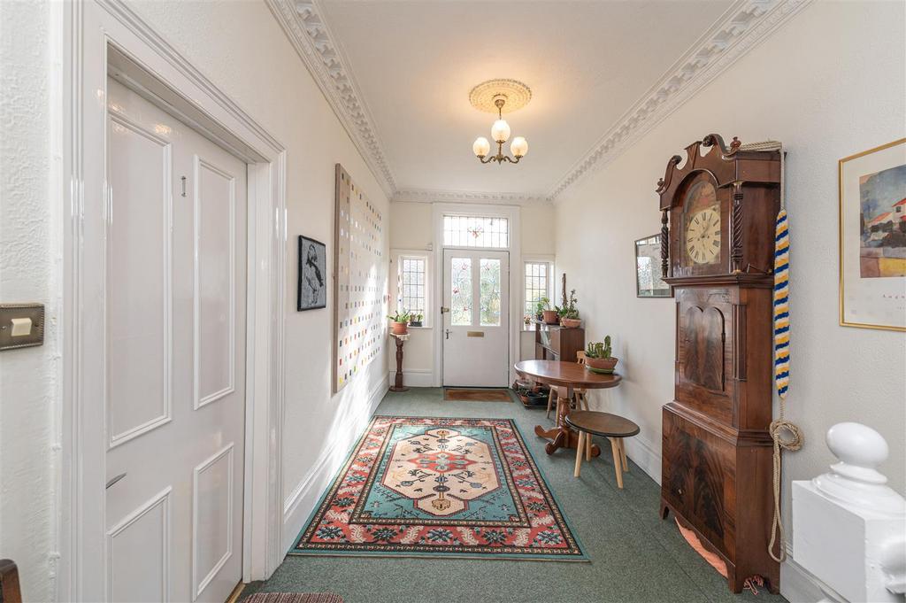 39 - Flat 3,58 Free School Lane HX1 2 PW.jpg