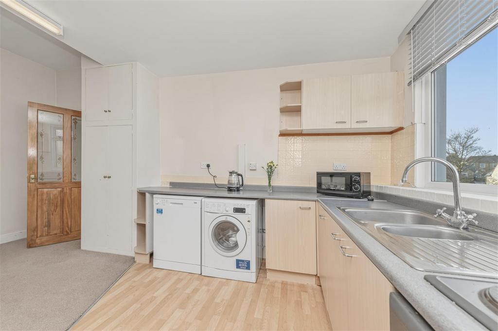 34 - Flat 3,58 Free School Lane HX1 2 PW.jpg