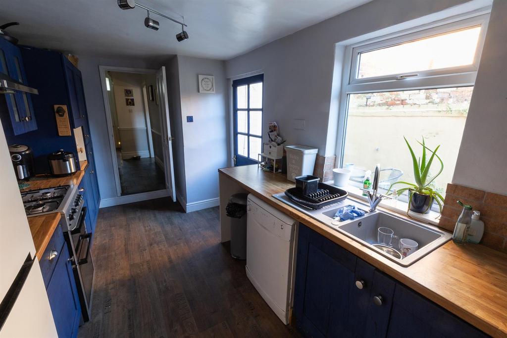 19 Victoria Embankment Darlington 291123 04.JPG