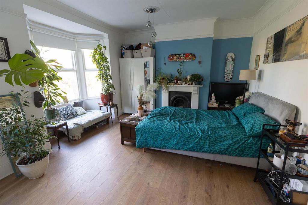 19 Victoria Embankment Darlington 291123 14.JPG