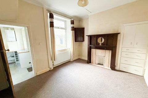 2 bedroom end of terrace house for sale, 28 Skipton Road, Steeton