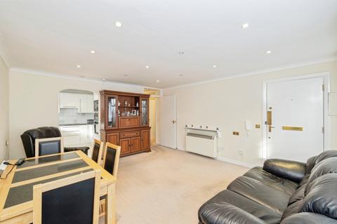 2 bedroom flat for sale, High Street, Bushey