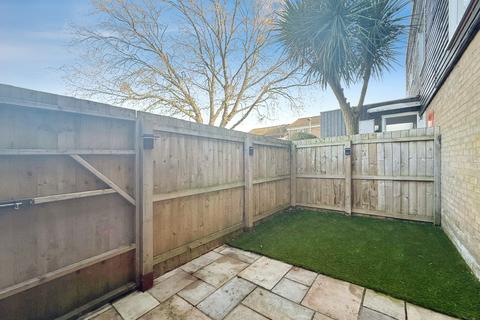 undefined, Ludlow, Bracknell, Berkshire