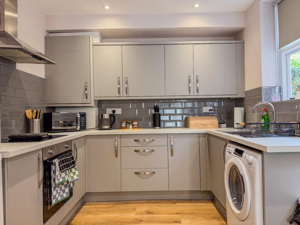 3 bed terraced to rent Vincent Rd, London CR0 6 ED