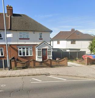 5 bedroom semi-detached house to rent, 249 Rainham Road North Dagenham RM10 7DX