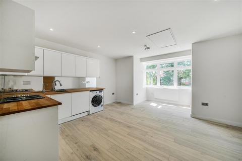 2 bedroom apartment to rent, Gunnersbury Avenue, London W5