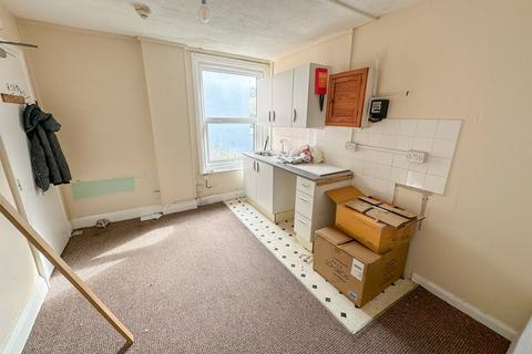 4 bedroom end of terrace house for sale, Hyde Road, Eastbourne