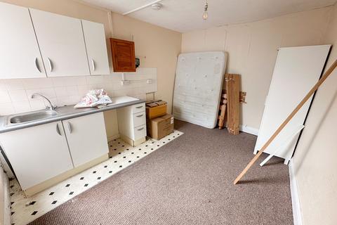 4 bedroom end of terrace house for sale, Hyde Road, Eastbourne