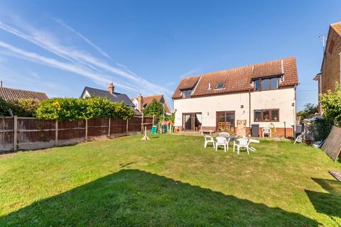 4 bedroom detached house for sale, Nipsells Chase, Mayland, Chelmsford