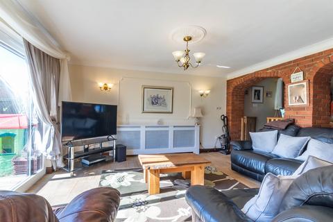4 bedroom detached house for sale, Nipsells Chase, Mayland, Chelmsford