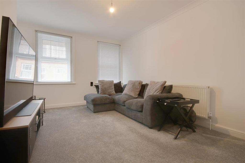 New living room 3.jpg