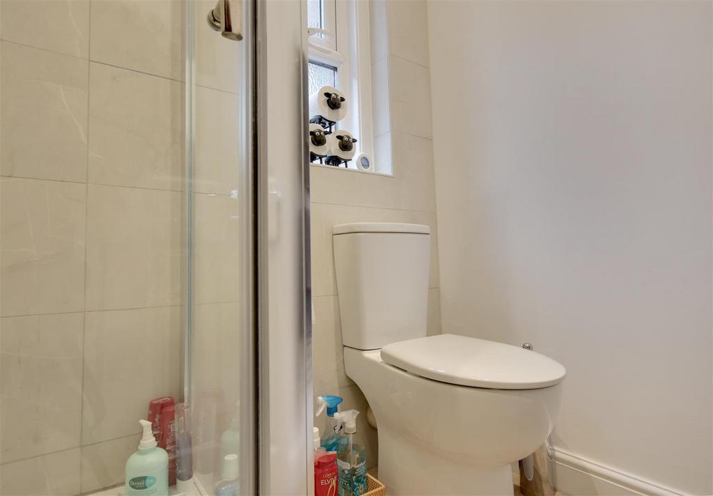 New bathroom 2.jpg