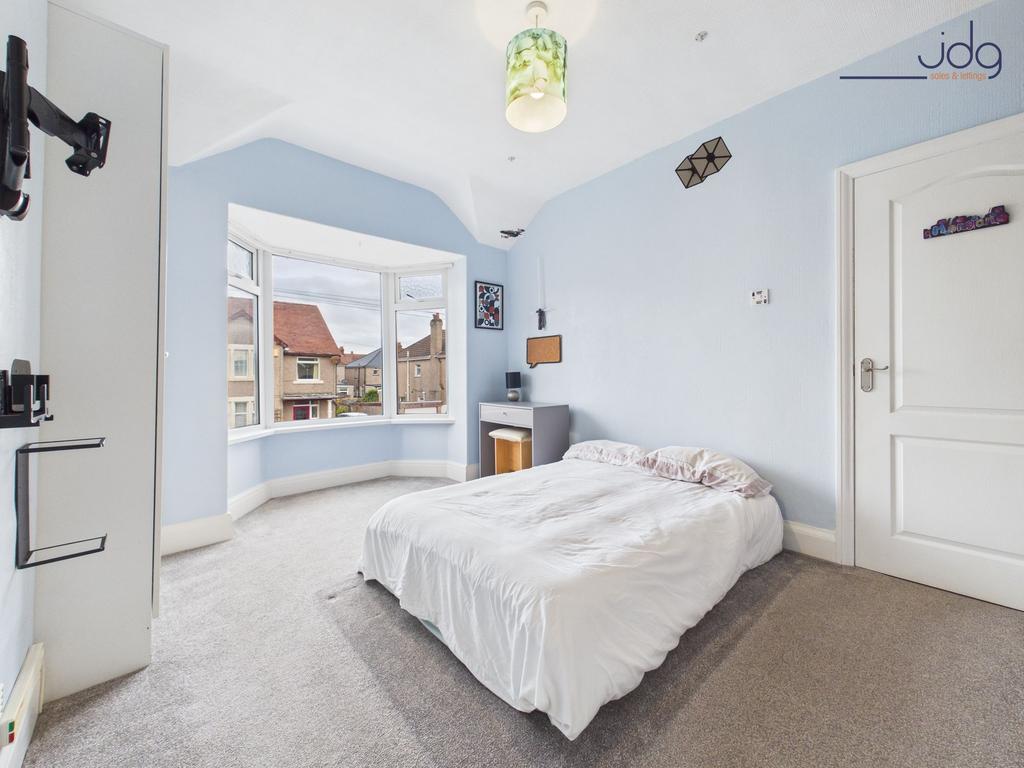 Double Bedroom 2 with built in storage