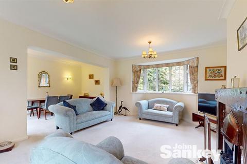 2 bedroom detached bungalow for sale, Roebuck Drive, Mansfield, NG18