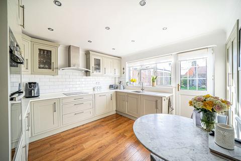 4 bedroom detached house for sale, Beech Tree Close, Oakley, RG23 7EF