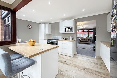 3 bedroom terraced house for sale, Woodmanhurst Road, Stanford-le-hope SS17