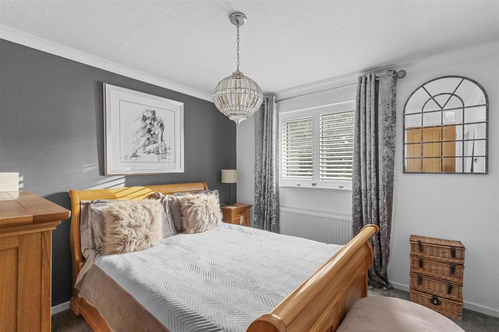 15 Portway Drive, HP12 4 AU-14.jpg