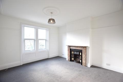 3 bedroom flat to rent, Earls Drive, Gateshead, NE9