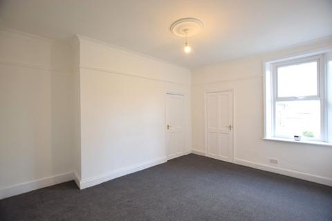 3 bedroom flat to rent, Earls Drive, Gateshead, NE9