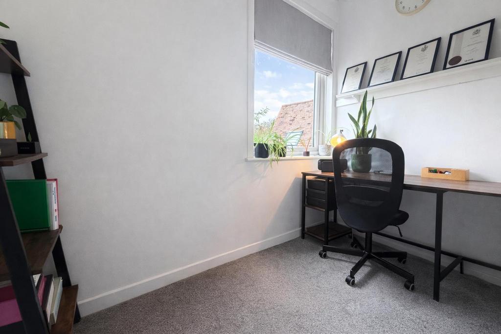 32 FF452 F-7 EA8-4 E1 C-B0 E1-EB62 F1 CC6 A3 A.png