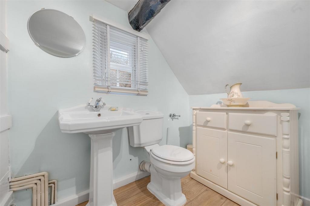 Jack &amp; Jill Bathroom