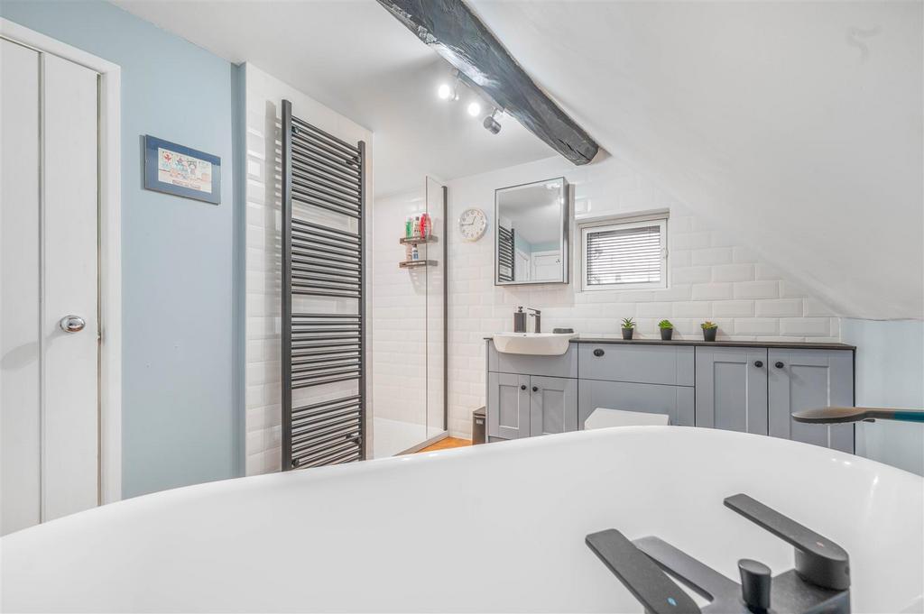 En-Suite Bathroom