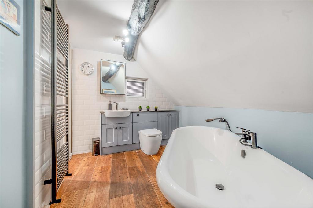 En-Suite Bathroom