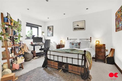 3 bedroom flat for sale, High Road Leyton, Leyton E10