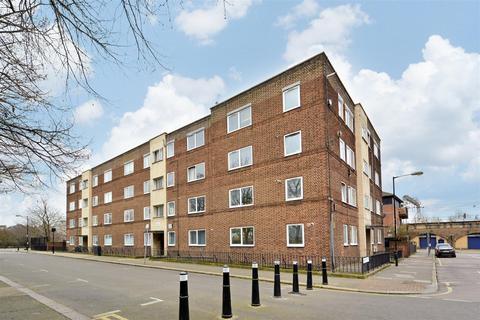 1 bedroom flat to rent, Barwell House, Menotti Street, London