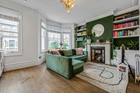 2 bedroom flat for sale, Tremadoc Road, London SW4