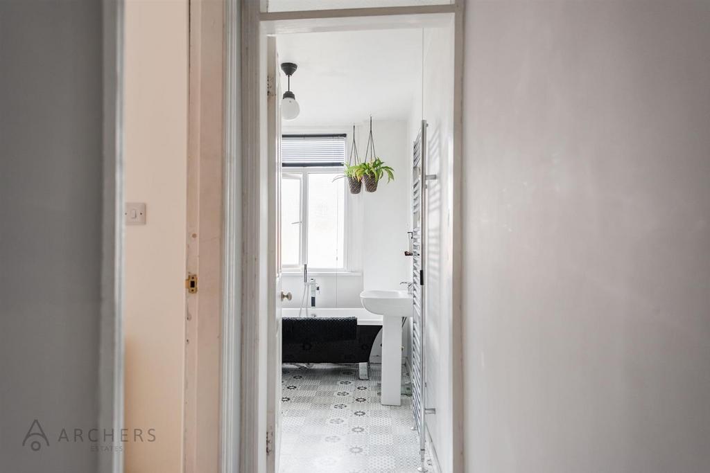 24 Lennox Road(Interior)-17.jpg