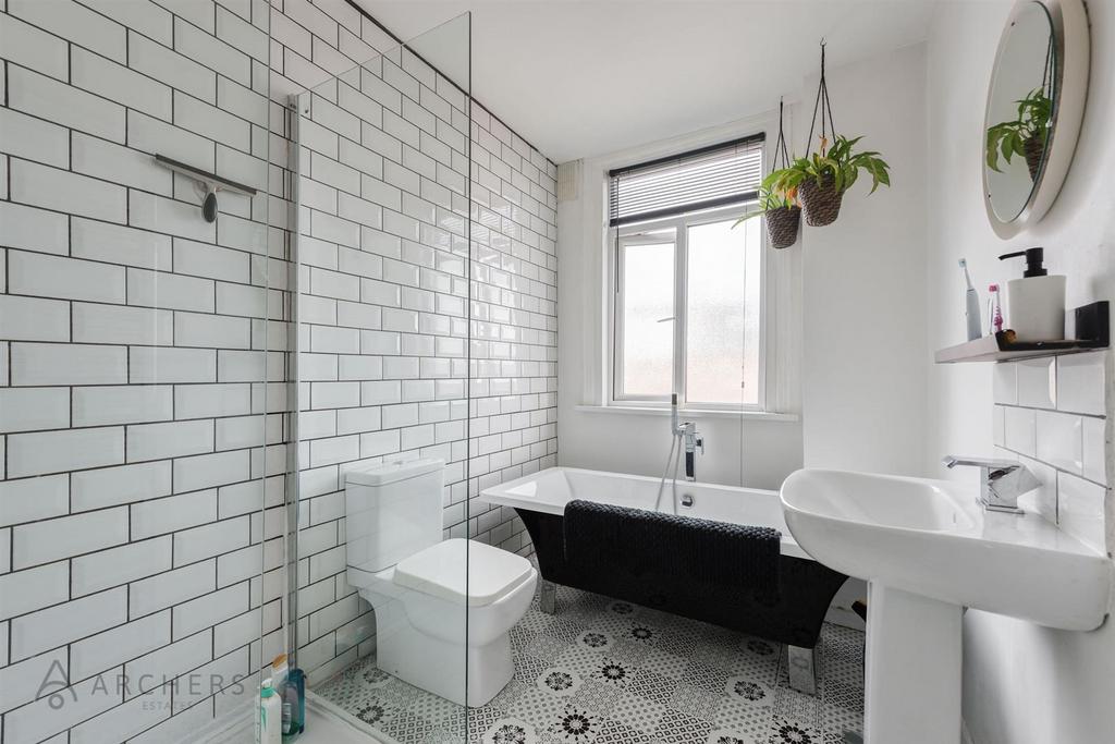 24 Lennox Road(Interior)-18.jpg