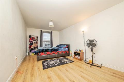 2 bedroom apartment for sale, Reavell Place, Ipswich