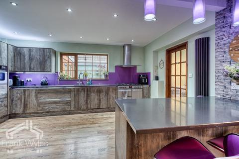 4 bedroom semi-detached house for sale, Edwinstowe Road, Lytham St. Annes, Lancashire