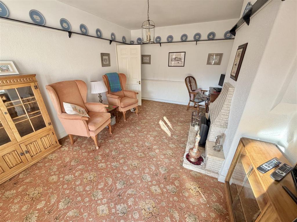 Lounge 3