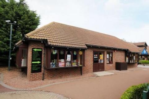 Retail property (high street) to rent, 40 Hornsea Shopping Vlg Hornsea HU18 1UT