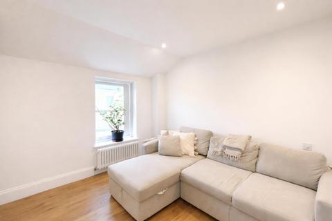 2 bedroom flat to rent, Marine Parade, Worthing