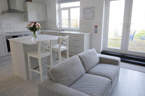 6 bedroom end of terrace house to rent, Fifth Avenue, Bristol, BS7