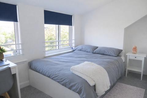 6 bedroom end of terrace house to rent, Fifth Avenue, Bristol, BS7