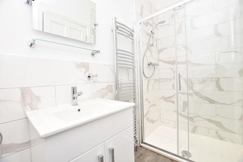 2 bedroom flat to rent, Greenwich High Road Greenwich SE10