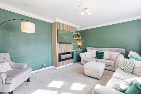 undefined, Myrtle Grove, South Ockendon RM15