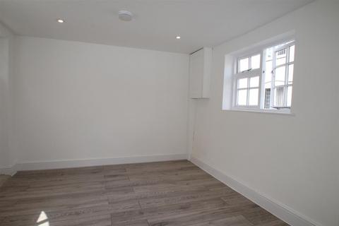 undefined, Marlowes, Hemel Hempstead, HP1