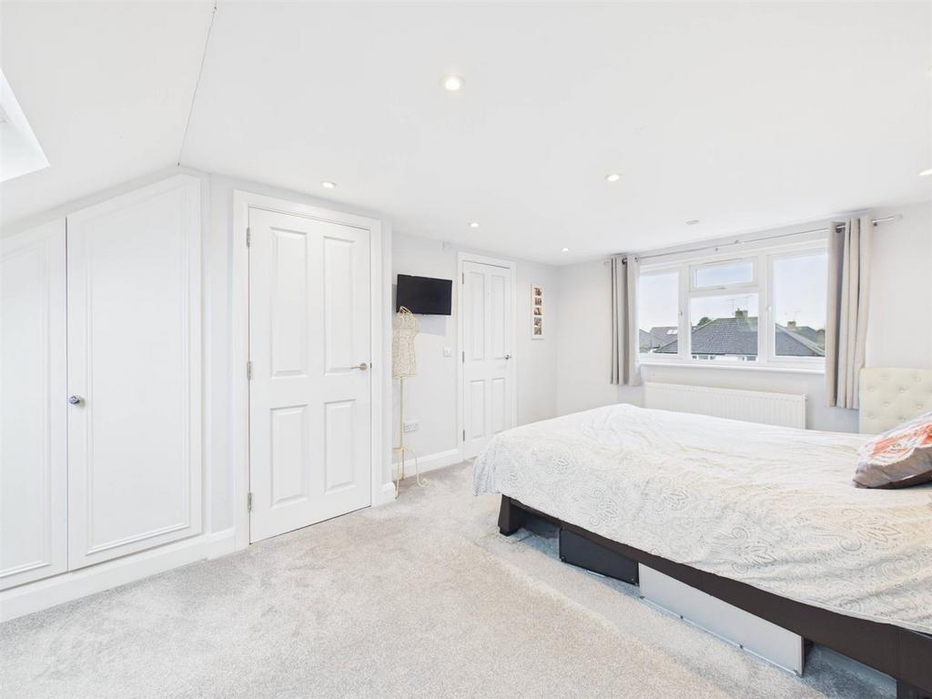 CAM05080 G0-PR0276-STILL003.jpg