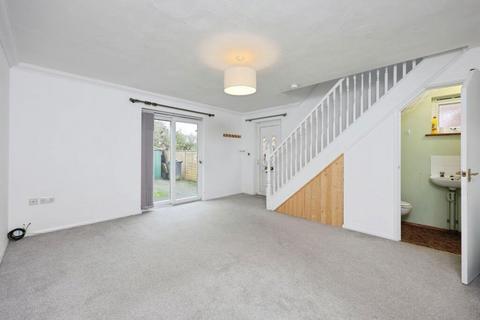 2 bedroom house to rent, Nelson Drive, Cowes