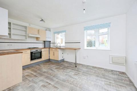 2 bedroom house to rent, Nelson Drive, Cowes