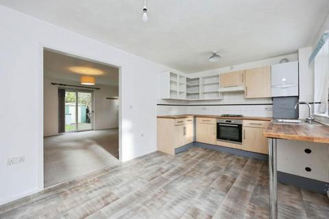 2 bedroom house to rent, Nelson Drive, Cowes