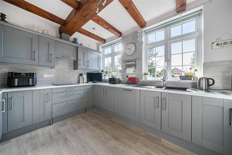 4 bedroom detached house for sale, Chelsfield Road, Orpington